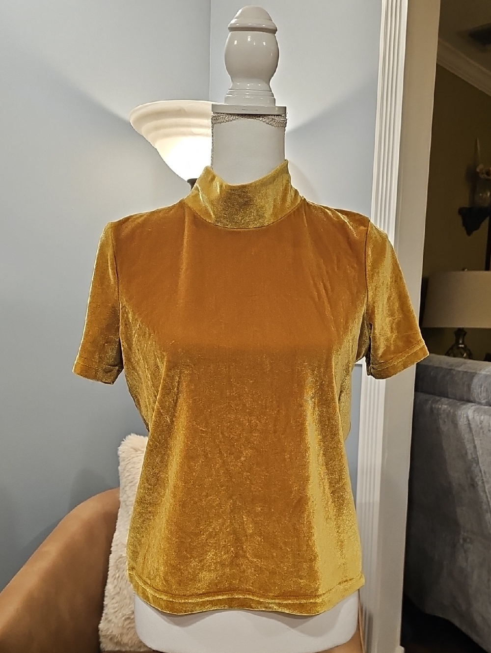 Madewell Mock Neck Velvet Top In Goldenrod Sz S EUC - Picture 2 of 12